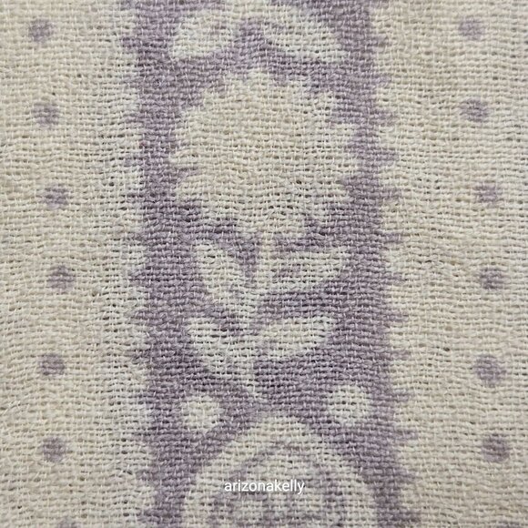 Kadhi and Co. Wool Scarf Lightweight *SMALL HOLE* - Picture 7 of 16